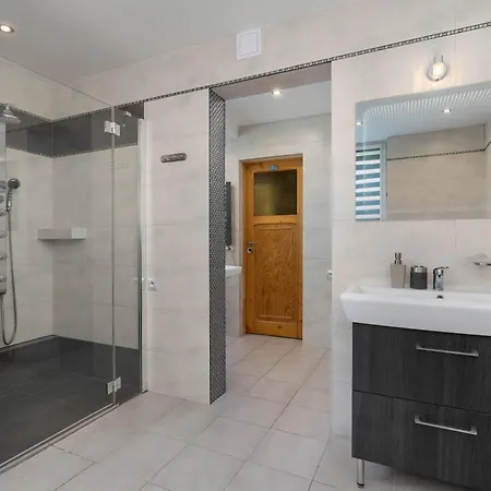 Unique House In The Mountains With Terrace, Garden & Parking By Renters